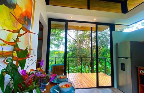 Savegre Haus | Casita Jungle Nest, 5 minutes drive to Playa Linda, 15 to Dominical, Wifi Starlink