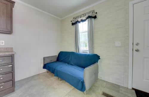 Cassopolis Haus | Cassopolis Cabin with On-Site Fishing Pier!