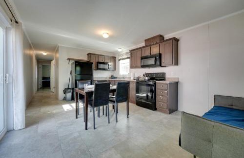 Cassopolis Haus | Cassopolis Cabin with On-Site Fishing Pier!