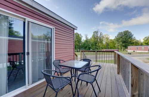 Cassopolis Haus | Cassopolis Cabin with On-Site Fishing Pier!