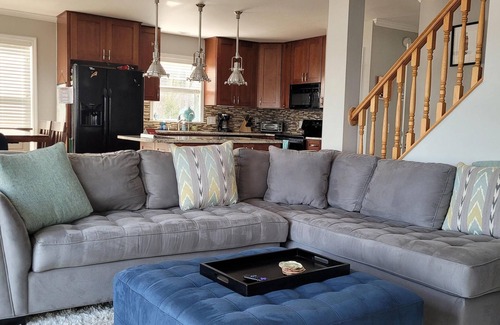 Oriental Haus | Cast Away Waterfront Getaway with Dock