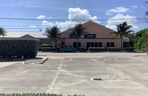 East End Eigentumswohnung | Castaways Cove Unit 122 Beach Front direct access