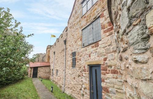 Taunton Haus | Castle House