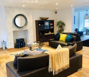 Tyldesley Haus | Castle House