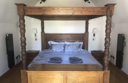 Combs Haus | Castle House Holiday Home