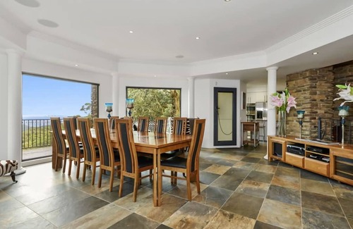 Ferny Creek Haus | Castle in Ferny Creek with Pool