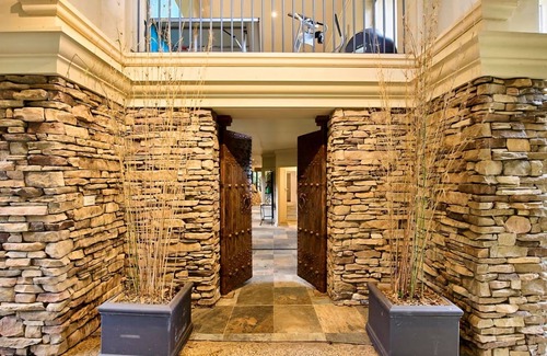Ferny Creek Haus | Castle in Ferny Creek with Pool