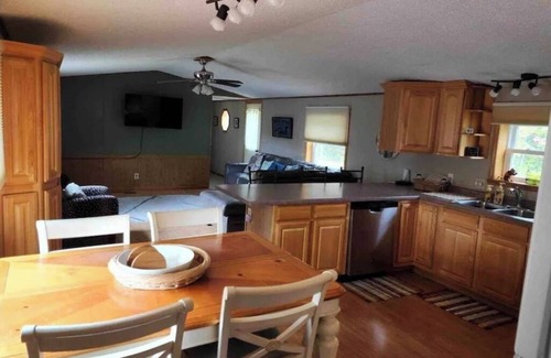 New Lisbon Haus | Castle Rock Getaway