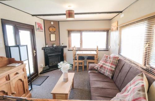 Cloughton Haus | Castle View Cabin