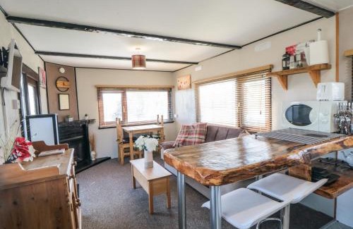 Cloughton Haus | Castle View Cabin