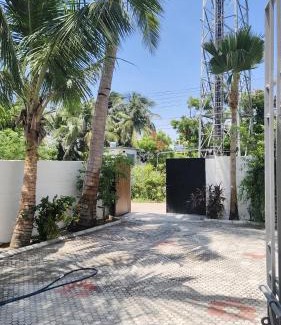 Kalpakkam Haus | CATCH A WAVE Farm House