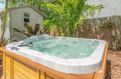 Crystal Beach Haus | Catch the Breeze on Crystal Beach