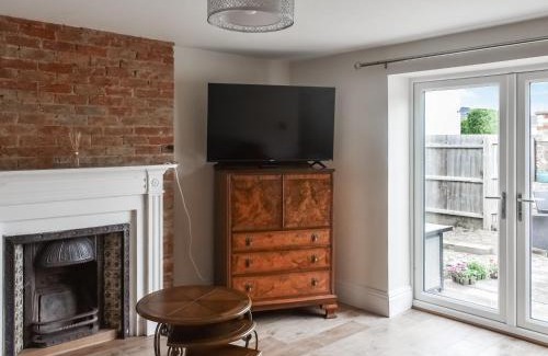 Ely Haus | Cathedral View Farmhouse