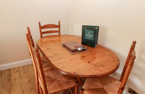 Akeld Haus | Catkin Cottage