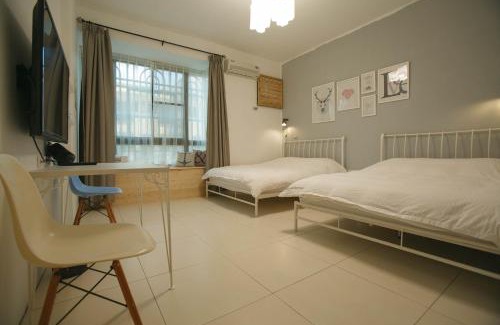 Hengchun Old Town Haus | Cats in summer