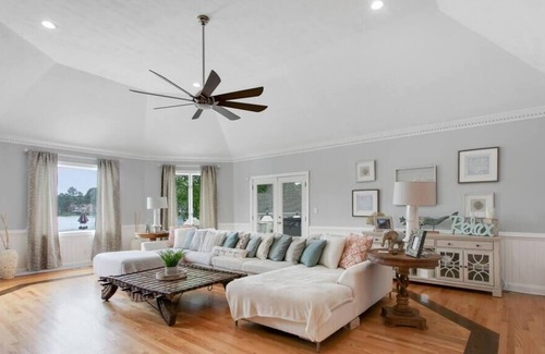 Portsmouth Haus | Cavalier Manor on Crystal Lake