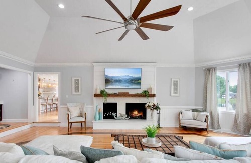 Portsmouth Haus | Cavalier Manor on Crystal Lake