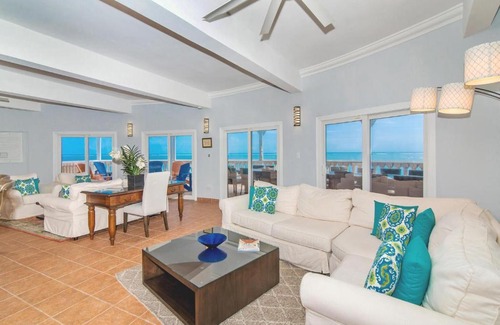 Gun Bay Haus | Cayman Castle by Grand Cayman Villas & Condos