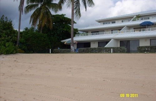 Seven Mile Beach Eigentumswohnung | Kaimaninseln Berühmte Seven Mile Beach Oceanfront Condo
