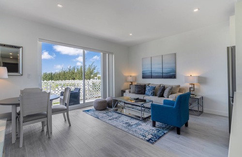 Seven Mile Beach Wohnung | Cayman Luxury Rentals at The Grove
