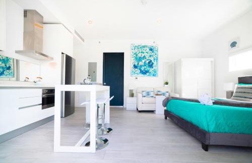Seven Mile Beach Wohnung | Cayman Luxury Rentals at The Grove