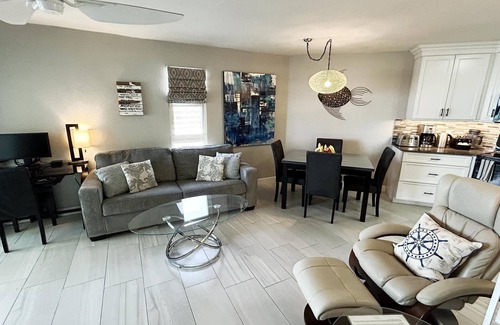 Seven Mile Beach Eigentumswohnung | Renos fertig für diese Ocean Front am Seven Mile Beach Cayman Reef Resort # 32