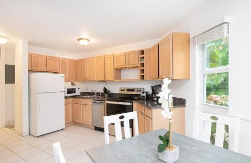 Seven Mile Beach Haus | Cayman Reef Resort #52