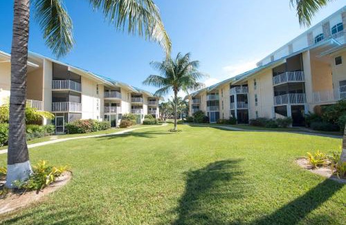 Seven Mile Beach Haus | Cayman Reef Resort #6