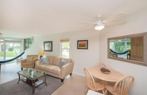 Seven Mile Beach Haus | Cayman Reef Resort #6