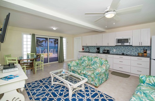Colliers Bay Villa | Powdery White Sand, 1 - 2 Bedroom Beachfront Apartment, Tolle Preise!