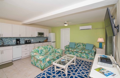 Colliers Bay Villa | Powdery White Sand, 1 - 2 Bedroom Beachfront Apartment, Tolle Preise!