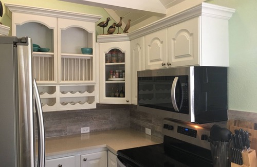 North Side Haus | Charming Caymanian Stil Ferienhaus mit eigenem Pool - 3 BDR-3-Bad