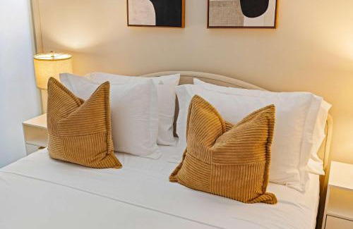 Downtown Cincinnati Wohnung | CBD OTR 1BR Gym Pool Stadium View