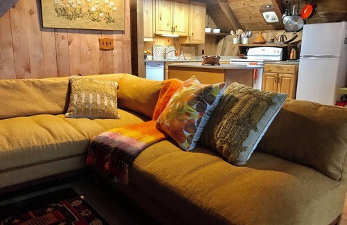 Longbranch Kabine | Cedar A-Frame with sunset views over the cove