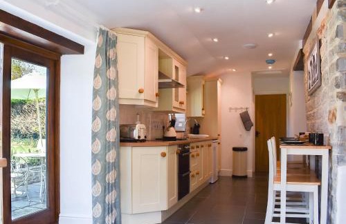 Castle Cary Haus | Cedar Barn