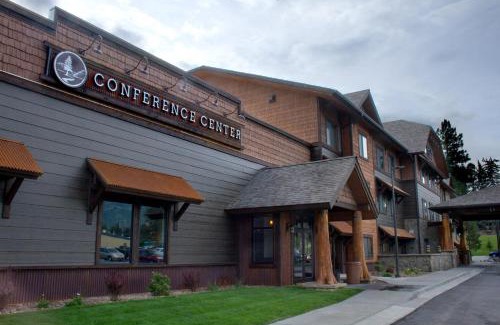 Columbia Falls Hotel | Cedar Creek Lodge & Conference Center