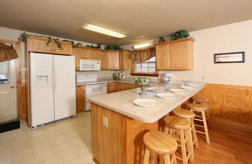 Pigeon Forge Haus | Cedar Falls 8 - Three Bedroom Chalet