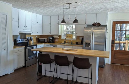 Buckhead Haus | Cedar Lake Retreat