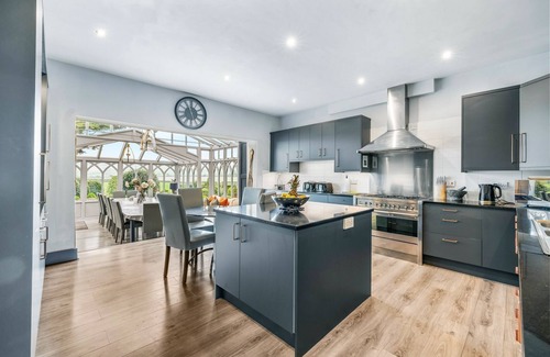 Halfway House Villa | Cedar Lodge - Sieben Schlafzimmer Villa, Schläft 19