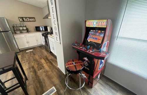 Norwalk Haus | Cedar Point, Summit Race, Kalahari King Bed with Pop A shot Arcade game