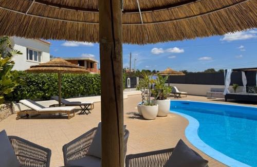 Branqueira Villa | Cegonha Villa powered by Cegonha Resort- Private swimming pool & air con