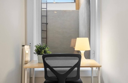 Park View Wohnung | Central 2-BR City Sanctuary - Commuter-Friendly