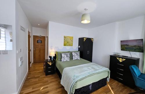 Leek Haus | Central Chambers Suites Suite 3