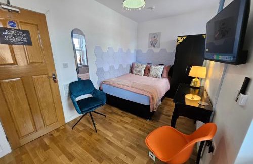 Leek Haus | Central Chambers Suites - Suite 4