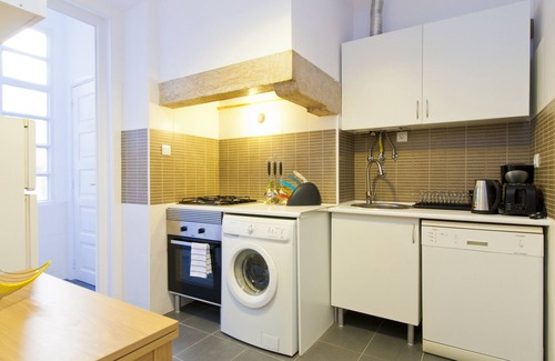 Misericordia Wohnung | CENTRAL CHIADO,5 ROOMS UP TO 20 PEOPLE