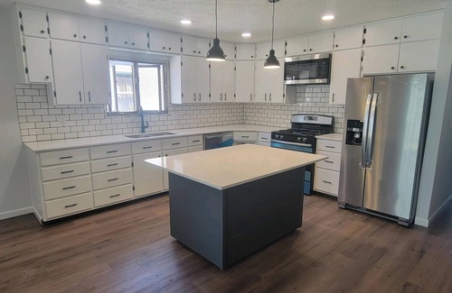 Bismarck Haus | Central City Retreat - Spacious four bedroom home, Sleeps 12, Family-friendly