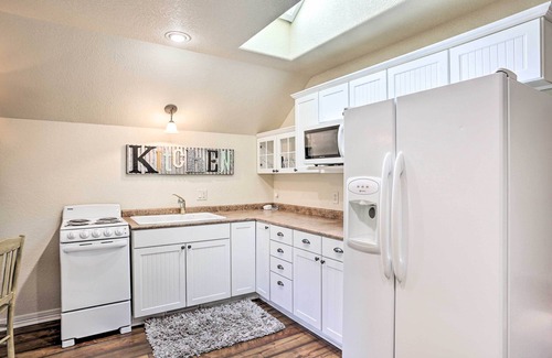 Spearfish Wohnung | Central Creekfront Spearfish Apt by City Park