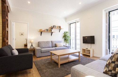 Baixa Wohnung | Central Downtown 5 Rooms 17ppl (4D)