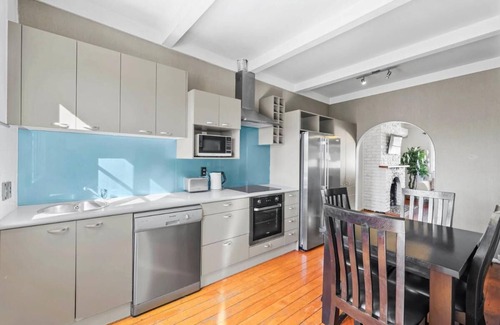 Epsom Haus | Central Epsom Retreat