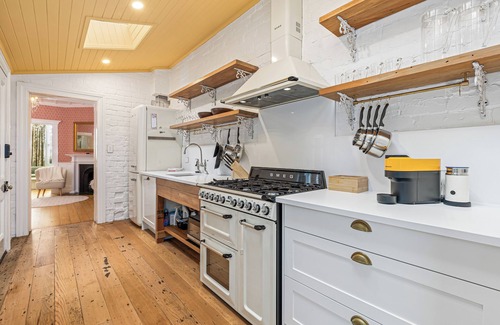 Auckland Central Business District Villa | Central Luxury Art & Craft Villa 2-3BR with Carpark